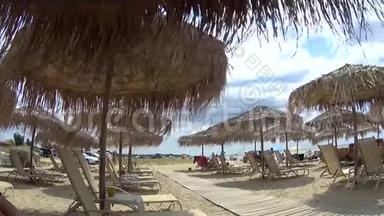 希腊湖畔哈基迪基海滩雨伞，慢动作